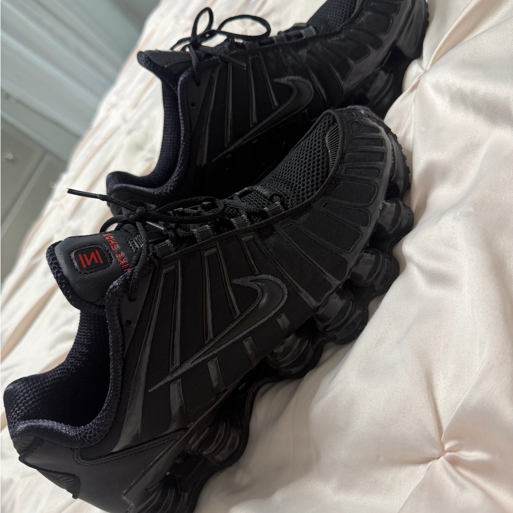 Nike Men's Black Athletic Shoes
